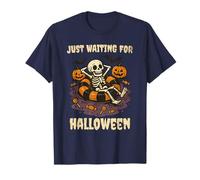Just Waiting for Halloween Funny Skeleton Spooky Summerween Camiseta