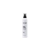 K89 Sweet Finish Extra Strong Mousse 300ml - Mousse extra fuerte que proporciona fijación sin apelmazar el cabello aportando un acabado brillante, natural y suave al tacto.