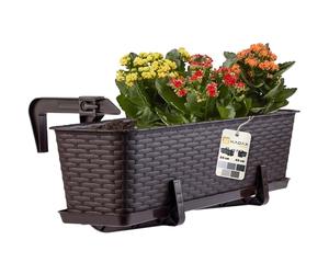 KADAX Maceta de Plástico Imitación Ratán, Macetero Rectangular con Platillo y Soportes para Exterior, Jardinera Colgante para Balcón (Marrón, 60 cm)