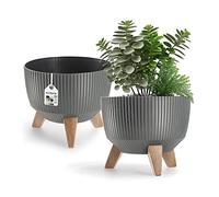 KADAX Maceta Decorativa de Plástico con Soporte Integrado, Macetero con Tres Patas de Imitación Madera para Interior y Exterior (Gris Oscuro, 24 cm)