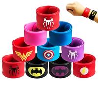KAHEIGN 10Pzs Bandas De Bofetadas De Superhéroes Para Niños, Pulsera De Silicona Bandas De Pulsera De Bofetada De Los Vengadores De Marvel Para Cumpleaños Pascua Halloween Fiesta De Navidad Favores