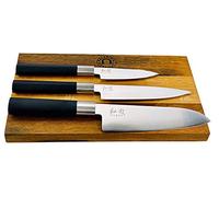 Kai Wasabi Black Santoku - Juego de cuchillos (16,5 cm, cuchillo de oficina de 10 cm, cuchillo multiusos de 15 cm y tabla de roble de 30 x 22 cm)