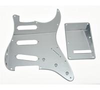KAISH Golpeador de 11 agujeros estilo ST/Strat SSS con placa trasera ST cubierta de trémolo trem para Estados Unidos/México Stratocaster/Strat espejo plateado