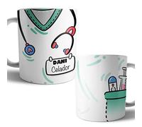 Kartoon Kase Taza Original Personalizada con Nombre | Taza Bata Uniforme Profesiones de Cafe Desayuno para Regalar Enfermera Medica Auxiliar Tcae Enfermeria (Blanco)