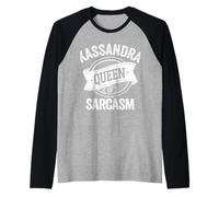 Kassandra Cute Queen of Sarcasm Kassandra Name Camiseta Manga Raglan