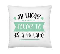 Kembilove® Cojín Decorativo con Frase romántica - “Mi Lugar Favorito es a tu Lado” - Regalo Original para Pareja - Ideal para San Valentín, Aniversarios y decoración del hogar