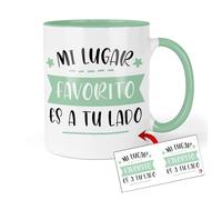 Kembilove® Taza romántica “Mi lugar favorito es a tu lado” - Taza de cerámica 350 ml - Regalo original para parejas enamoradas - Ideal para San Valentín, aniversarios y desayuno en pareja
