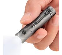 KeyUnity KF04 Mini linterna LED con batería AAA y clip de bolsillo - Luz de llavero EDC de titanio súper brillante para acampar, caminar, escalar