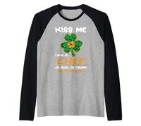 Kiss Me I'm A Chef with Shamrock St Patricks Day Camiseta Manga Raglan