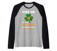 Kiss Me I'm An Electrician with Shamrock St Patricks Day Camiseta Manga Raglan