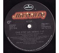 Kissing the Pink - One step [VINYL]