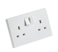 Knightsbridge SN9000 - Enchufe conmutado DP 2G, 13 A