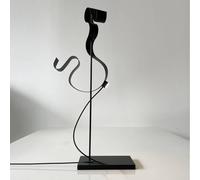 Knikerboker Curve lámpara de mesa LED, negro