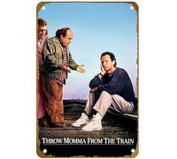KNIOIL Póster vintage de metal con texto en inglés "Throw Momma from the Train (1987)", con el logotipo de la familia, club, bar, cafetería, dormitorio, decoración de pared, regalo, 8 x 12 pulgadas