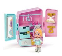 KOOKYLOOS - Tara's Wardrobe, Armario para muñecas con más de 18 Accesorios de Moda y muñeca Exclusiva con 3 Expresiones Divertidas, Incluye Ropa, Perchas, cajones y 3 Stickers