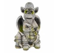 Kremers Schatzkiste Dragón niño Bombero Figura de jardín - Lindo dragón Decorativo de Polietileno con Casco y rociador Figura de dragón para el jardín Resistente a la Intemperie Escultura Vintage
