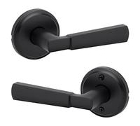 Kwikset Perth - Manija de puerta de paso interior, palanca para puertas de armario y pasillo, manija reversible sin bloqueo, negro mate, con protección Microban