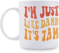 KWQDOZF Taza de café de cerámica divertida con texto I'm Just Like Damn It's 7 AM, con asa, regalo para hombres y mujeres, 11 oz