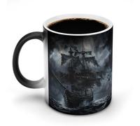 KWQDOZF Taza de café divertida con diseño de barco pirata en el océano en una noche oscura, taza de té divertida que cambia de color para hombres y mujeres, cumpleaños