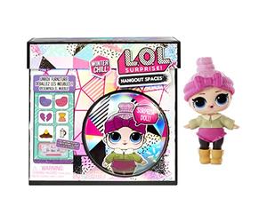 L.O.L. Surprise! LOL Surprise Winter Chill Juego de Muebles - Cozy Babe - con más de 10 sorpresas Que Incluyen muñeca, Accesorios y Muebles - Set de Juego Plegable - Coleccionable - Edad: 4+ años