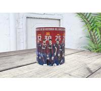 La Huella Taza personalizada Jugadores de la historia del Barcelona con más títulos. Para todas aquellos hinchas del Barcelona que beben con gusto y conocimiento.