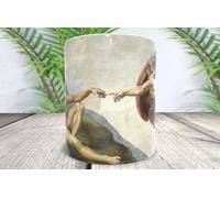 La Huella Taza personalizada La creación de Adán - Miguel Ángel. Para todos los amantes del arte y el estilo pictórico clásico y sacro.