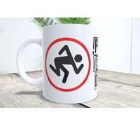 La Huella Taza Punk is not Dead (D.R.I.). Si crees en la actitud, la música y la libertad por encima de todo, esta taza es tu bandera.