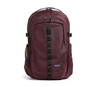 La mochila Patagonia Refugio Daypack 26L es la compañera perfecta para tus aventuras diarias y escapadas de viaje, fabricada con poliéster reciclado resistente y un acabado DWR repelente al agua sin P