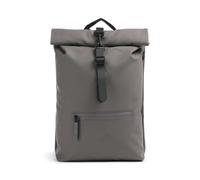 La mochila Rolltop de Rains es una compañera elegante y fiable para los viajeros urbanos que valoran el estilo y la funcionalidad. Fabricada con poliuretano y poliéster duraderos y repelentes al agua,