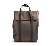 La mochila tote 2 en 1 de Rains es un compañero elegante y versátil para los viajeros urbanos modernos, fabricada con poliuretano y poliéster duraderos y repelentes al agua que garantizan resistencia 
