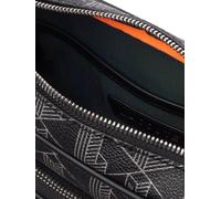 Siguiendo la tendencia moderna de accesorios elegantes y funcionales, este bolso bandolera Lacoste de la serie The Blend ofrece una mezcla refinada de estilo y practicidad. Fabricado con material sint