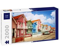 Lais Puzzle Calle con Casas típicas a Rayas Costa Nova, Aveiro, Portugal, Tintado Retro 2000 Piezas