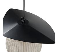 Lámpara colgante exterior Satellite de Gubi, 57 x 36 cm, negro/blanco crema