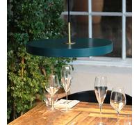 Lámpara colgante LED Asteria Medium de UMAGE, verde/latón, Ø 43 cm EC:EPREL:887380