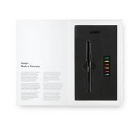 Lamy Safari - Juego de pluma estilográfica multicolor color negro, edición especial con 6 anillos de colores intercambiables, punta de acero en ancho M, incluye cartucho de tinta azul T10 y caja de