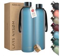 LARS NYSØM Botella de Agua 1l - Tritan Botella Agua Deportiva Ultraligera | 2 Tapas Incluida - Cantimplora Botella Prueba de Fugas Apta para el Ácido Carbónico - Correa de Transporte Duradera Botella