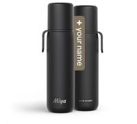 LARS NYSØM Botella termo personalizada de acero inoxidable con grabado - Botella aislada de doble pared con vaso y correa de transporte - Termo como idea de regalo con nombre (Carbon Black, 750ml)