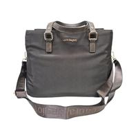 Laura Biagiotti Bolso mujer Tote Lorde, nailon con textura, asas de piel sintética, 31 x 25 x 14 cm, con correa ajustable y múltiples compartimentos, negro, Cabeza Moro