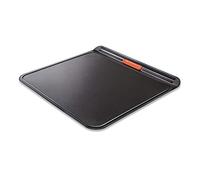Le Creuset Bandeja antiadherente para galletas, doble capa, 38 x 35.5 cm, resistente a ácidos, revestimiento de acero al carbono, Gris y Naranja, 94102115130000, 94102115130000