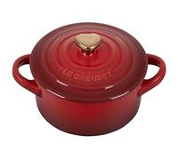 Le Creuset Cacerola pequeña con perilla dorada en forma de corazón, color cereza