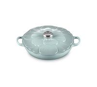 Le Creuset Signature - Cacerola de pétalos de hierro fundido esmaltado, 2.25 cuartos de galón, sal marina