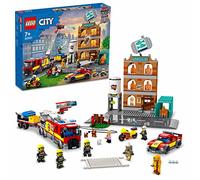 LEGO 60321 City Cuerpo de Bomberos, Edificio con Llamas Plegables y Camión de Juguete, Regalo para Niños y Niñas de 7 Años o Más con Mini Figuras