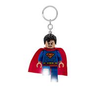 Lego DC Superhéroes - Llavero Linterna LED de Superman para fanáticos de DC - Juguete Divertido para niños - Figura de 76 mm (KE39H) - 2 Pilas CR2025 Incluidas