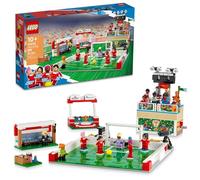 LEGO Icons of Play, juego de construcción detallado para niñas y niños con 15 minifiguras, también incluye un campo, soporte y marcador de trabajo, regalo de fútbol para fanáticos y niños a partir de