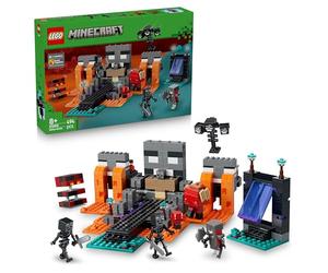 LEGO Minecraft La Batalla Contra el Wither - Juguete Interactivo con Figuras de Guerrero Carmesí, Lavagante, Cubo de Magma y 2 Esqueletos de Wither - Regalo Gamer para Niños y Niñas de 8+ Años - 21590