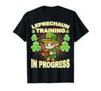 Leprechaun Training in Progress Día de San Patricio Celebrar Camiseta