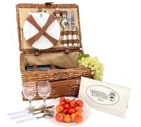 Les Jardins de la Comtesse - Cesta de Picnic Saint Michel de Mimbre Natural - Completa para 2 Personas - Platos de Porcelana/Copas de Vino de Vidrio - Tejido Color Beige - 38 x 28 x 18 cm