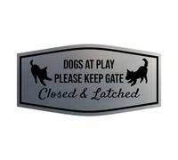 Letrero con lema Lita Fancy Paws Dogs at Play Please Keep Gate Closed & Latched (plata cepillada) - Pequeo