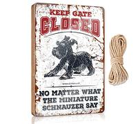 Letrero de estaño con texto en inglés "Man Cave Keep Gate Closed No Matter What The Miniature Schnauzer Dice", letrero de madera para exteriores y decoración divertida para decoración del hogar (23 x