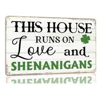 Letrero de hojalata del Día de San Patricio "Esta casa funciona con amor y travesuras", letreros de metal, decoración navideña irlandesa, trébol verde de la suerte, decoración colgante de pared para